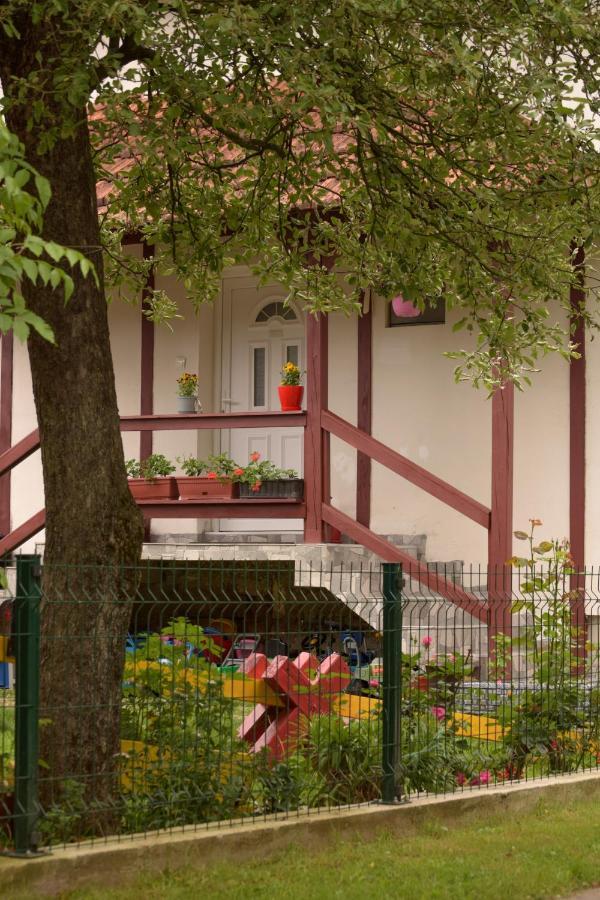 Apartment Dil Kulen Vakuf Luaran gambar